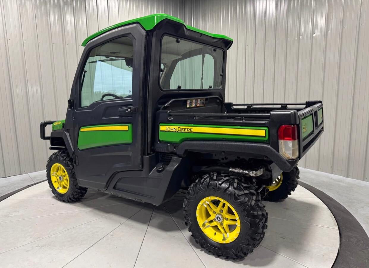 John Deere XUV835M Cab Crossover Utility Vehicle