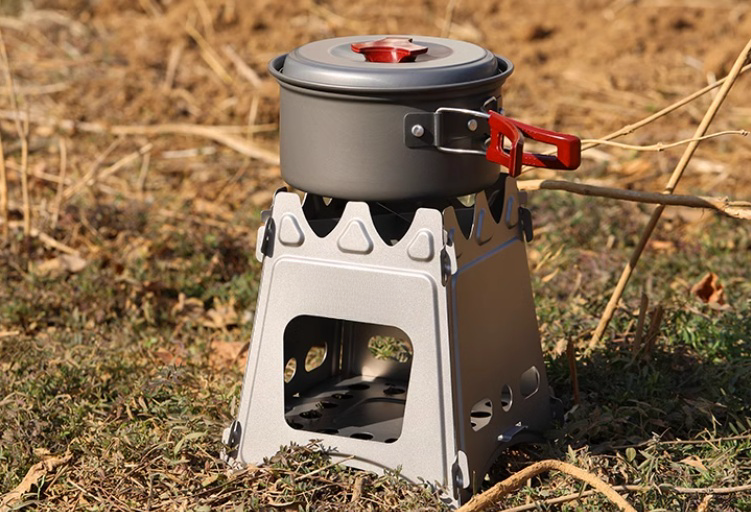 The pure titanium firewood charcoal stove